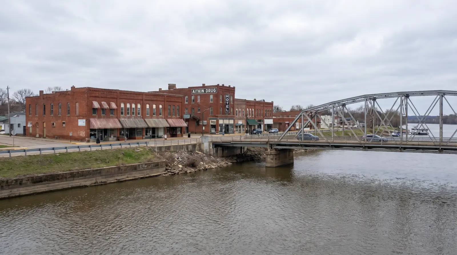 Aitkin, Aitkin County County — roofing services